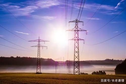  高壓線沒有外絕緣護套，下雨天能防漏電嗎？